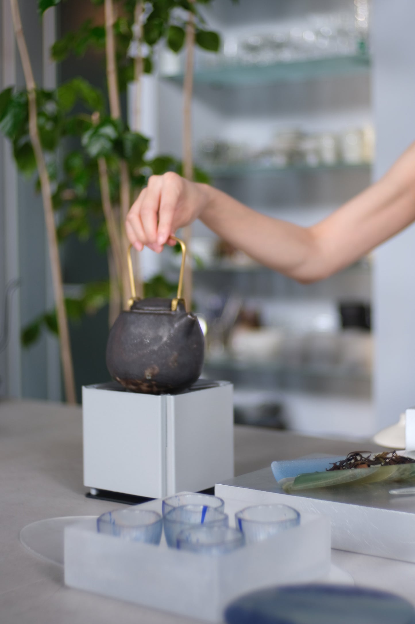 三上嘉啓-組合式琺瑯爐座・灰