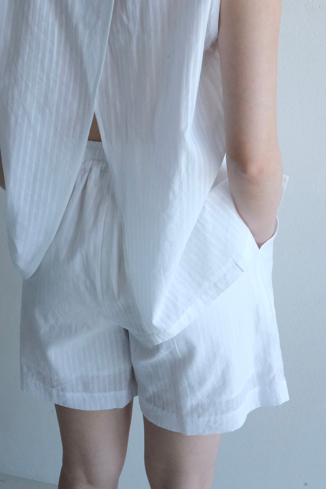 唐新雅 Xinya Tang - 夏季清透條紋套裝(白)