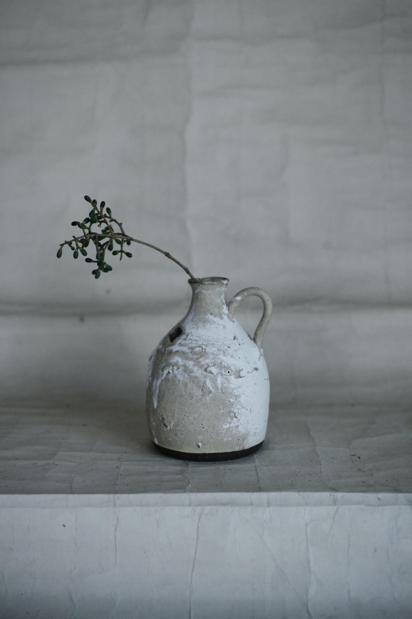 望氣 杏白釉小酒瓶花器(QB_A)