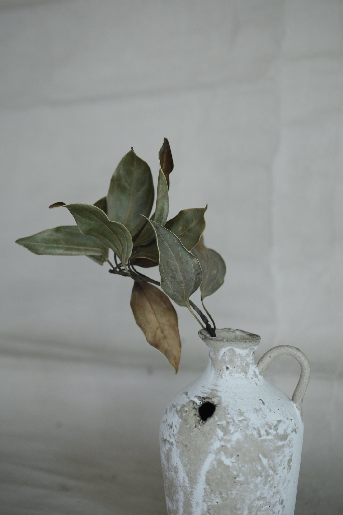 望氣 杏白釉小酒瓶花器(QB_C)