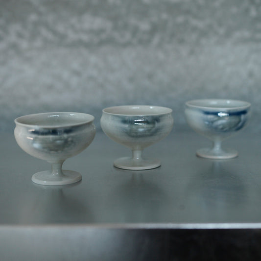 楊育睿 青白瓷圓腳小杯(釉藍)