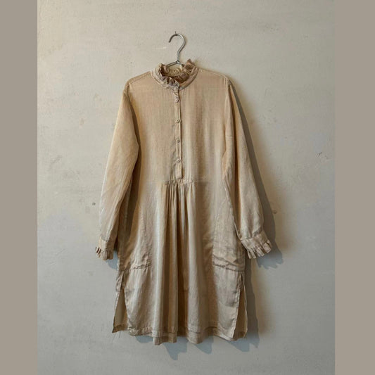 任飢餓-真絲棉波點緹花薯莨熱染 開襟花邊⽴領法式長襯衫