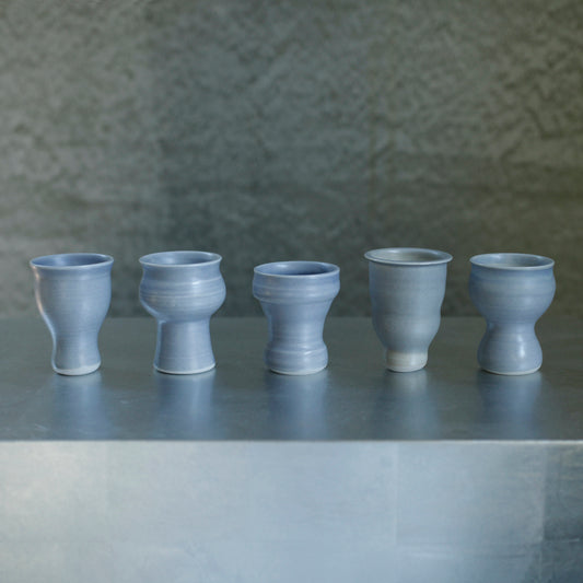 楊育睿 蘭・らん 瓷土唇瓣茶杯(藍) 6-10