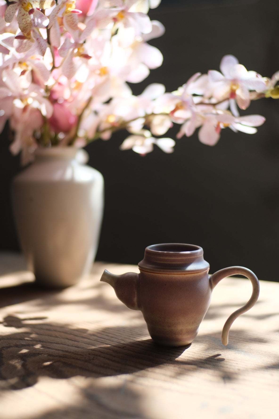 楊育睿 蘭・らん 瓷土茶壺(深粉藕) 08