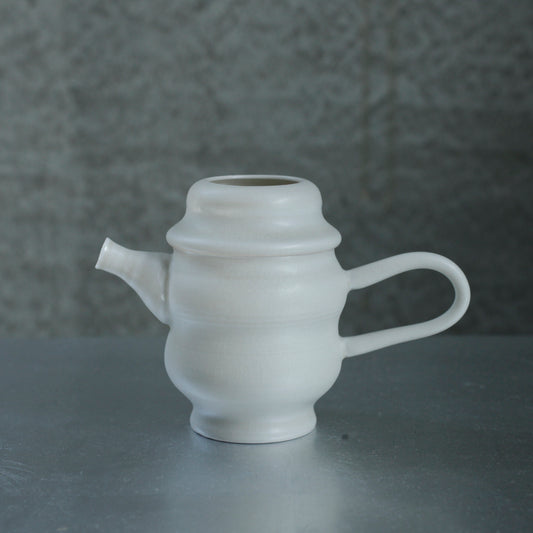 楊育睿 蘭・らん 瓷土茶壺(米白) 03