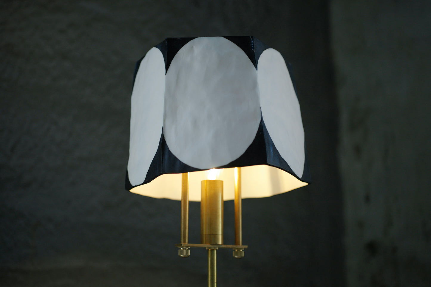 蔡宜芳x伏流物件 骨瓷高款桌燈(白底黑紋)