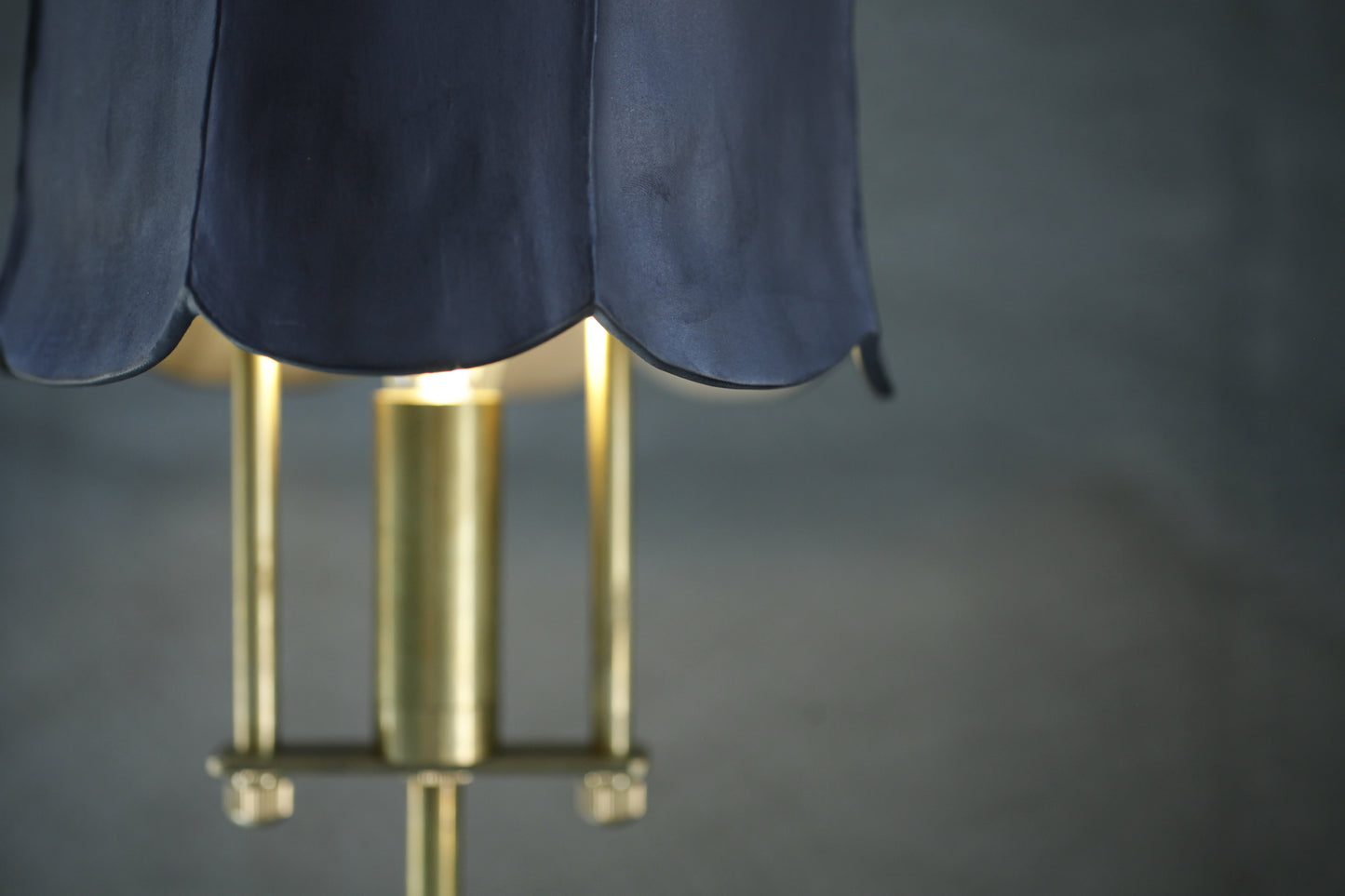 蔡宜芳x伏流物件 骨瓷高款桌燈(黑)