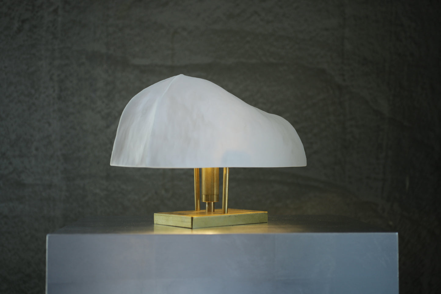 蔡宜芳x伏流物件 骨瓷低款桌燈(白)