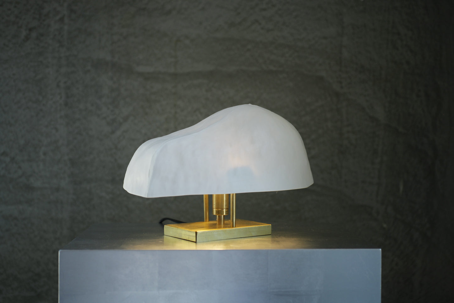 蔡宜芳x伏流物件 骨瓷低款桌燈(白)