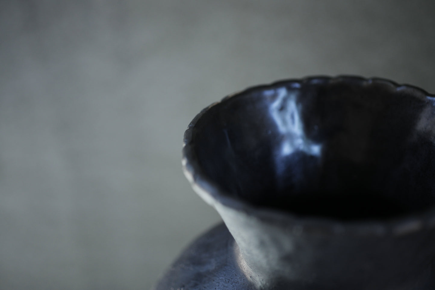 蔡宜芳 瓷土花器(黑)