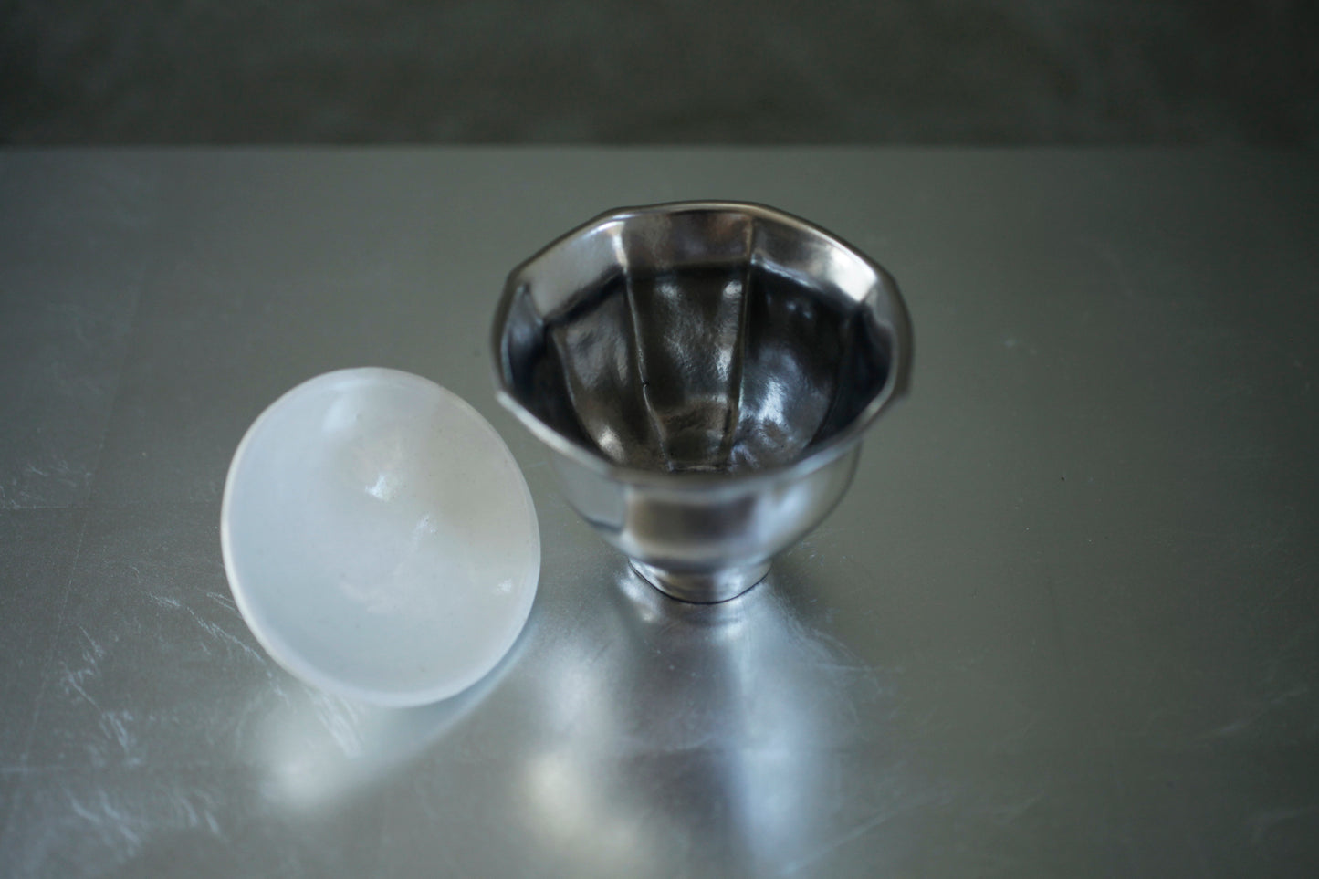 蔡宜芳 瓷土蓋碗(白銀)