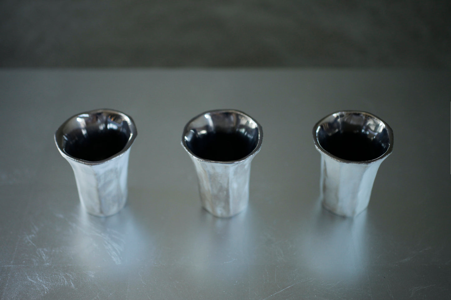 蔡宜芳 瓷土茶杯(灰銀)