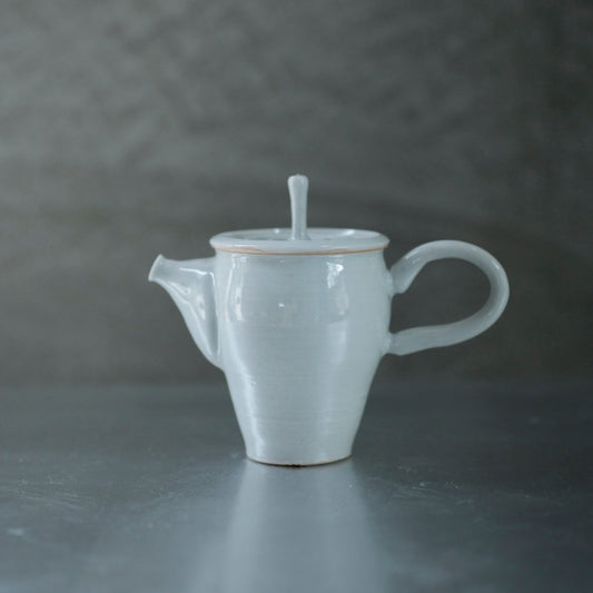 楊育睿 青白瓷茶壺