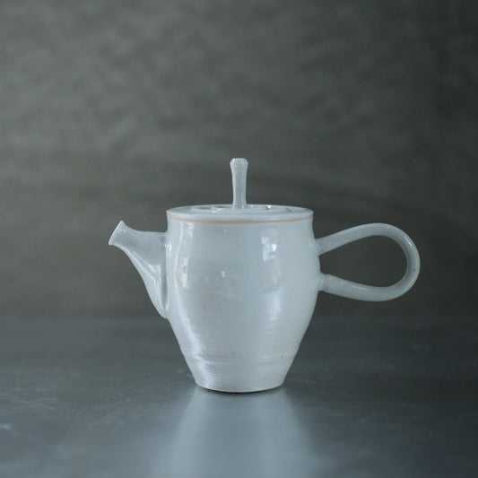 楊育睿 青白瓷茶壺