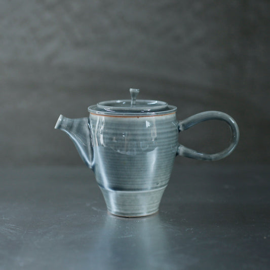 楊育睿 湛藍釉瓷土茶壺