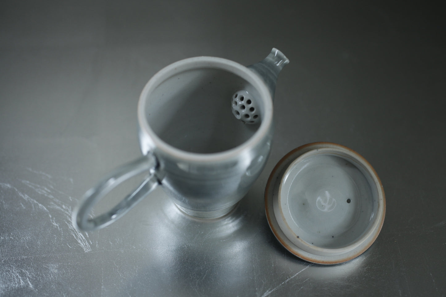 楊育睿 湛藍釉瓷土茶壺