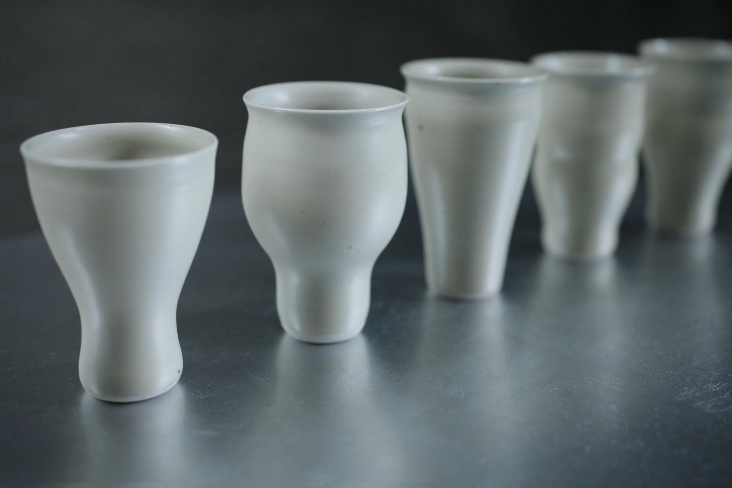 楊育睿 蘭・らん 瓷土唇瓣茶杯(米白) 16-21