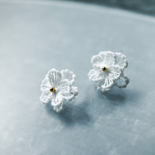 風花 fuuka. 團花耳環(白)