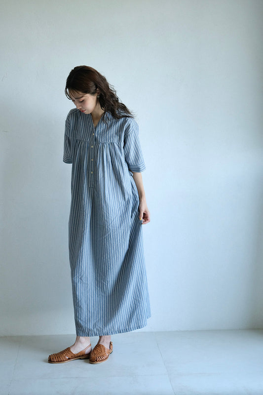 唐新雅 Xinya Tang - V領半開襟長洋裝(4 colors)