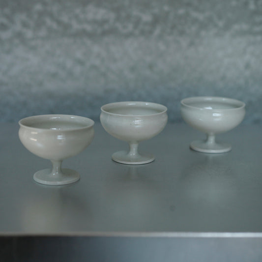 楊育睿 青白瓷圓腳小杯(潤白)