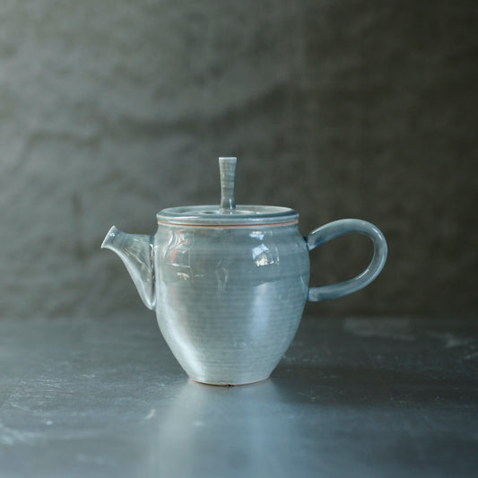 楊育睿 湛藍釉瓷土茶壺