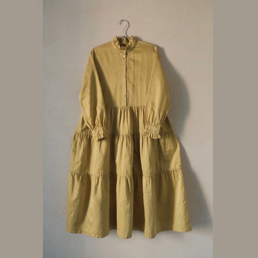 任飢餓-槐⽶/薯莨疊染四節抽皺連衣裙