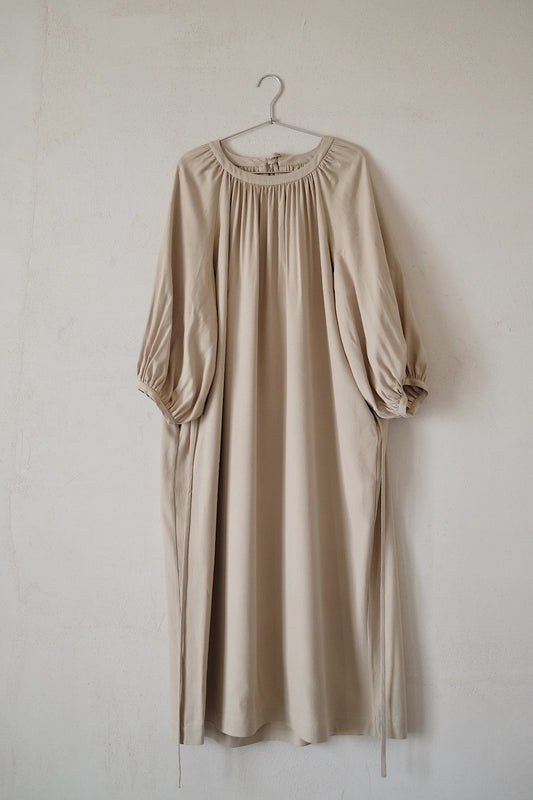 任飢餓-真絲⽺毛秋款抽皺連衣裙(含腰帶)