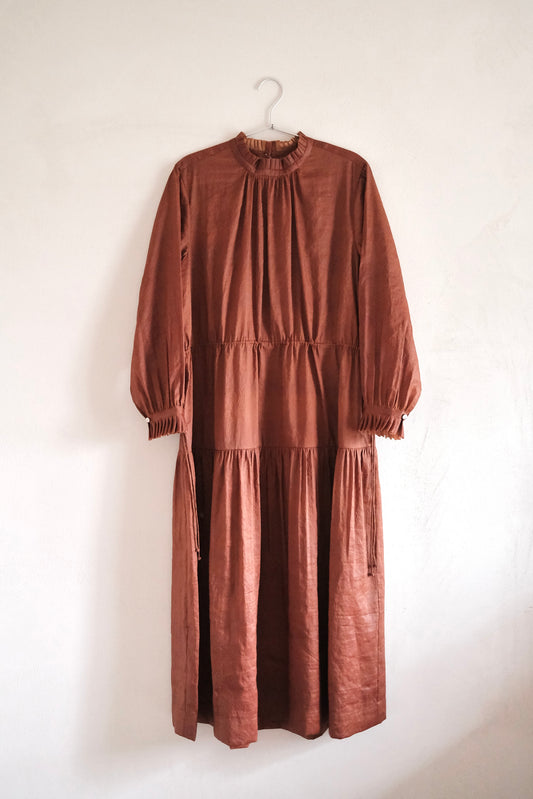 任飢餓-薯莨染⾹雲紗三節抽繩連衣裙