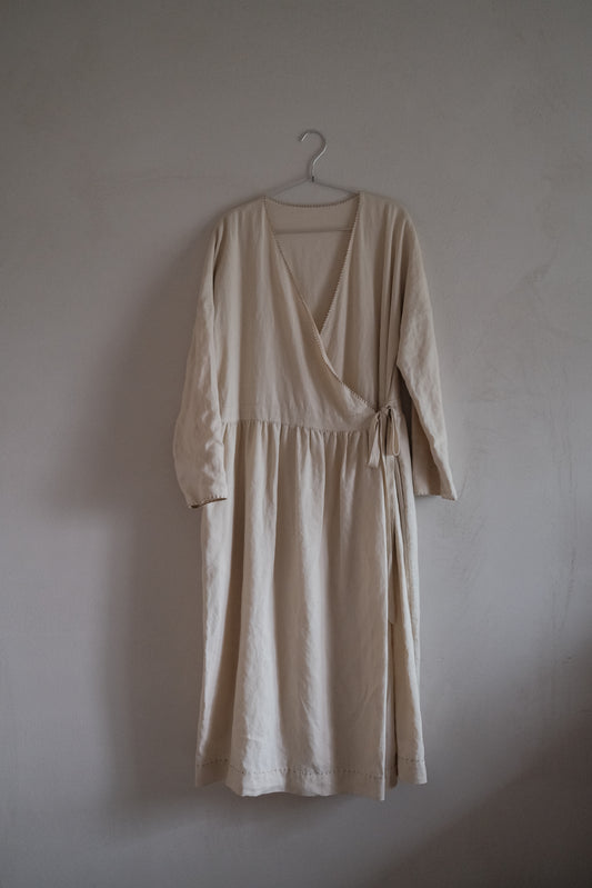 任飢餓-苧麻雙層交領長袖外套裙