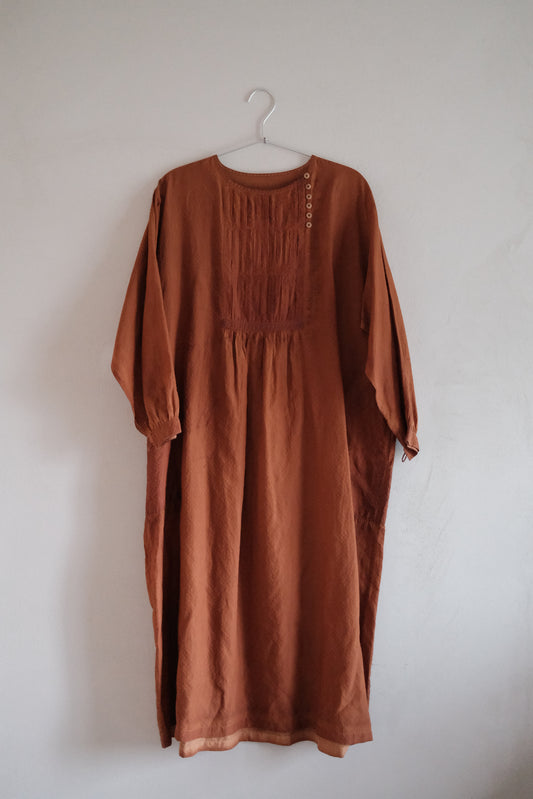 任飢餓-真絲棉薯莨染成⾐晒染 法式風琴褶連衣裙