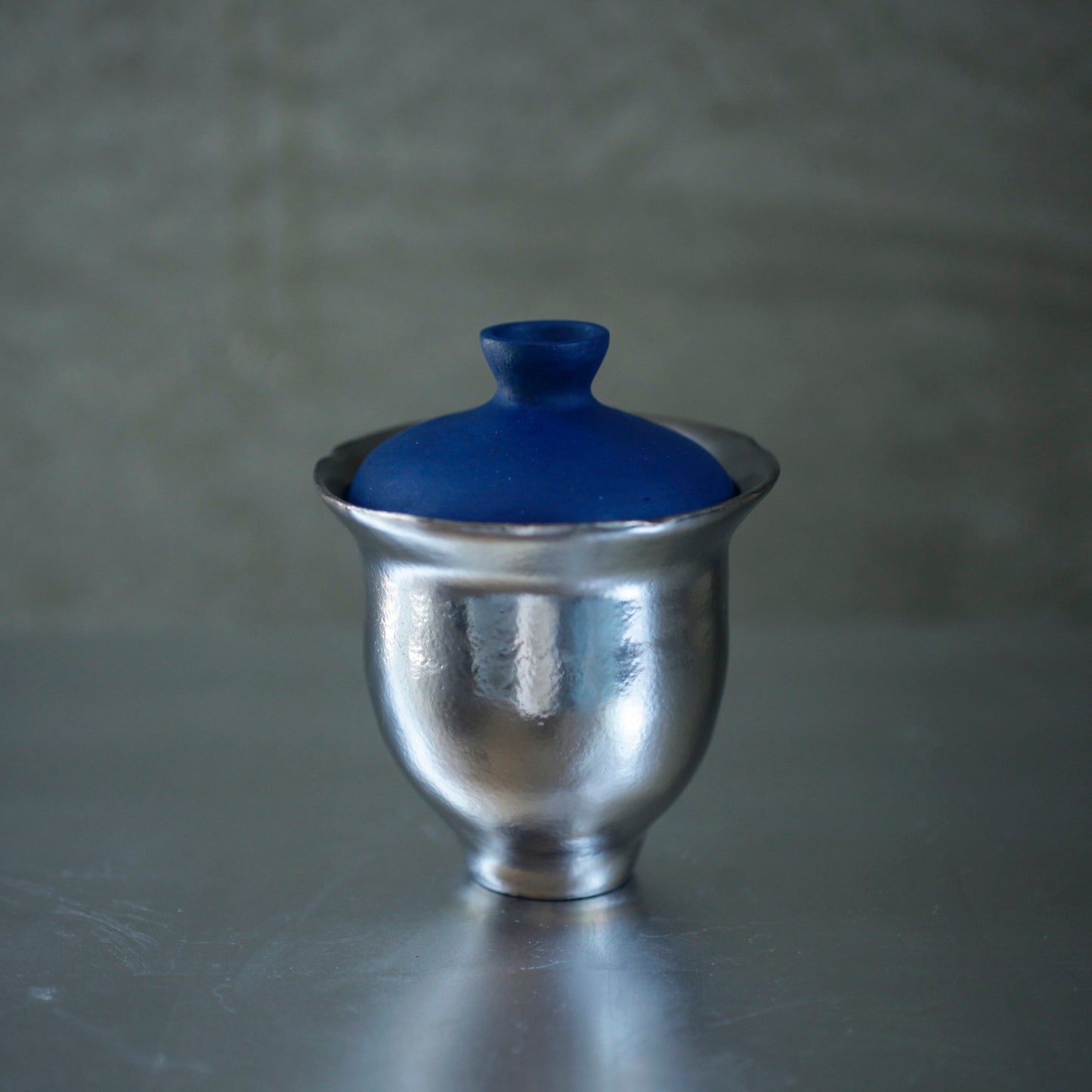 蔡宜芳 瓷土蓋碗(藍銀)